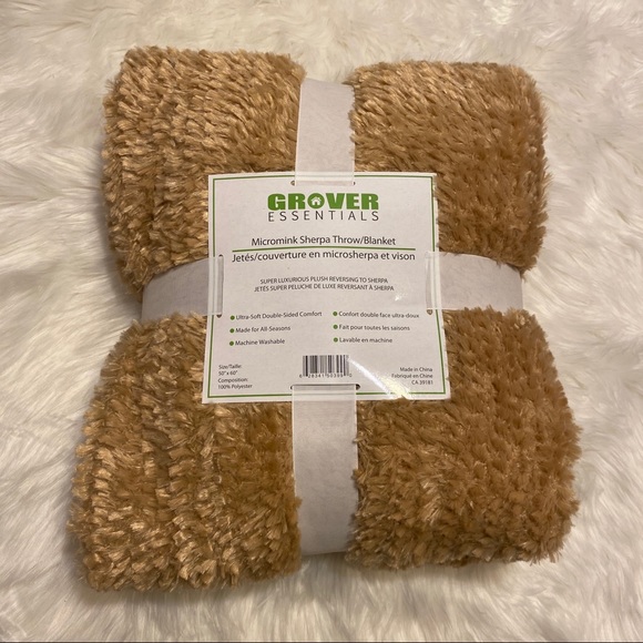 Grover Essentials Other - 💚SALE! Gold Micromink Sherpa Throw